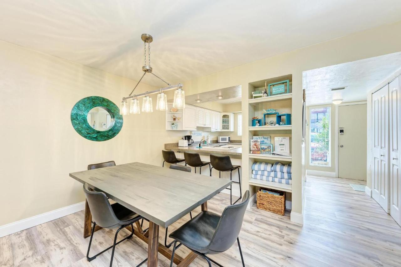 Anna Maria Island Runaway Tropical Dream-One Minute Walk To The Beach-Heated Pool Bradenton Beach Exterior foto