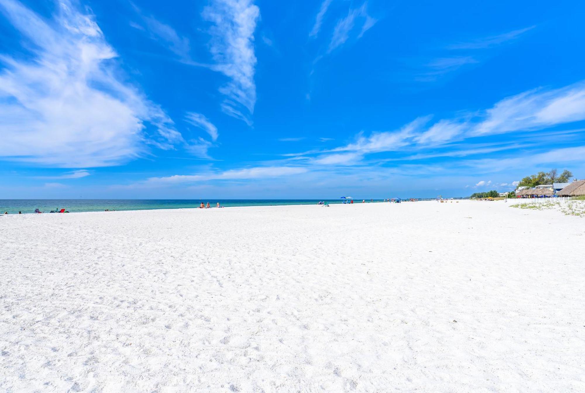 Anna Maria Island Runaway Tropical Dream-One Minute Walk To The Beach-Heated Pool Bradenton Beach Exterior foto