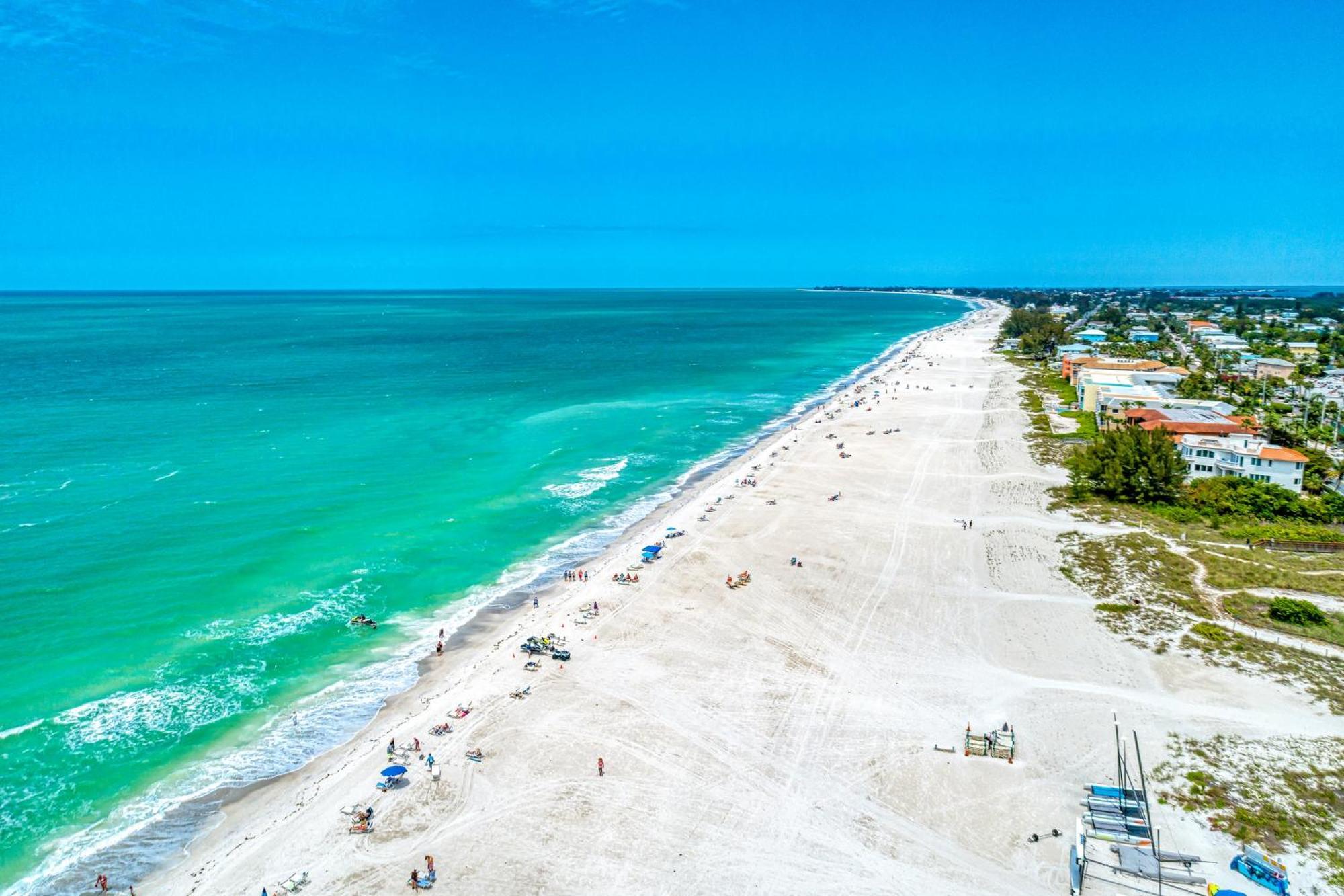 Anna Maria Island Runaway Tropical Dream-One Minute Walk To The Beach-Heated Pool Bradenton Beach Exterior foto