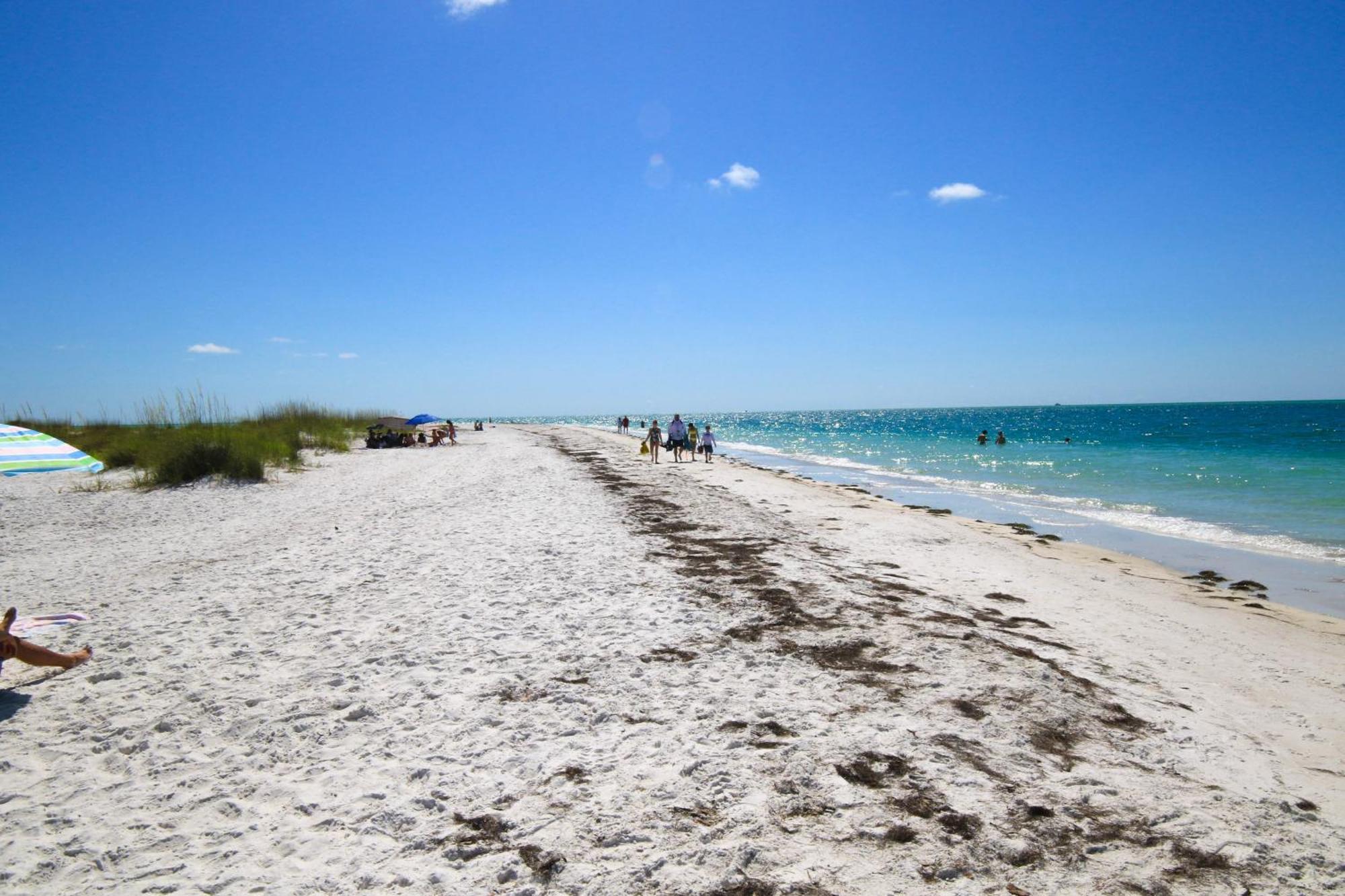 Anna Maria Island Runaway Tropical Dream-One Minute Walk To The Beach-Heated Pool Bradenton Beach Exterior foto