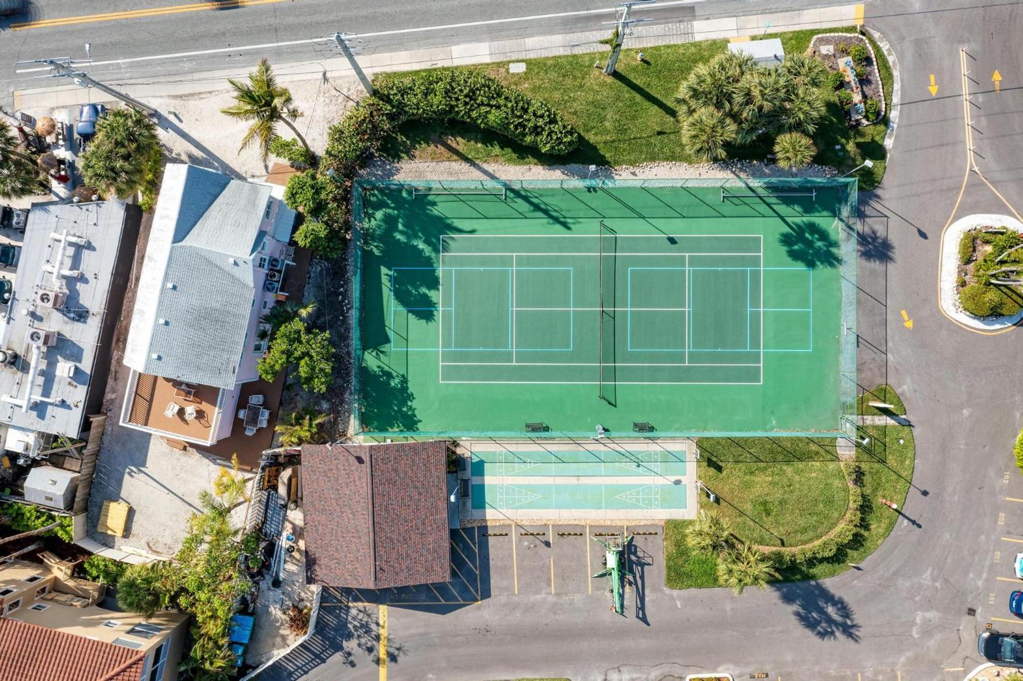 Anna Maria Island Runaway Tropical Dream-One Minute Walk To The Beach-Heated Pool Bradenton Beach Exterior foto